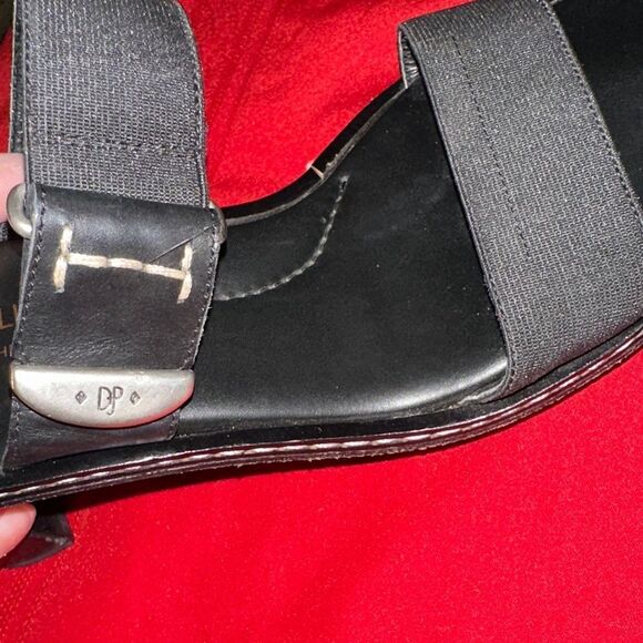 Donald J. Pliner Black Strappy Heels w/ White Trim & Silver Hardware Size 8 - Picture 11 of 11